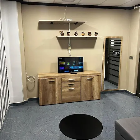 Rmn Tourist Apartment