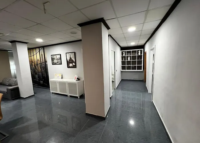 Rmn Tourist 아파트 *